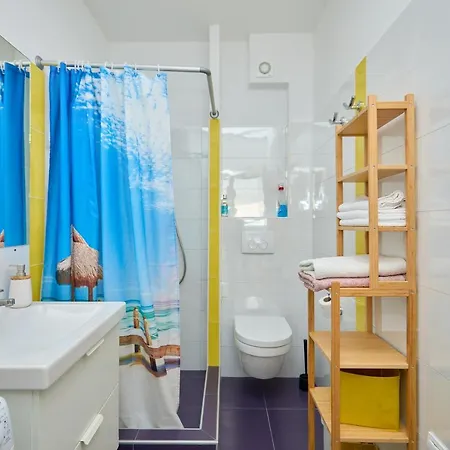 Apartment Yellow Seaview