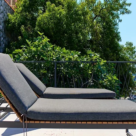 Yellow Seaview * 두브로브니크